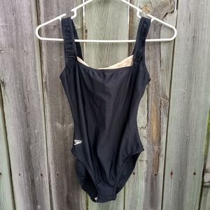 Vintage Speedo Women's Sz 6 Black Swimsuit Built in Underwire Bra and Lining 🦋